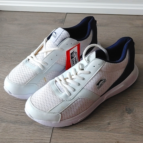 Running shoes - Picture 1 of 4